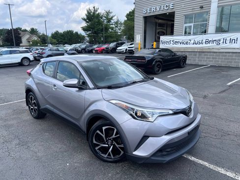 Used 2018 Toyota C-HR XLE FWD image 11