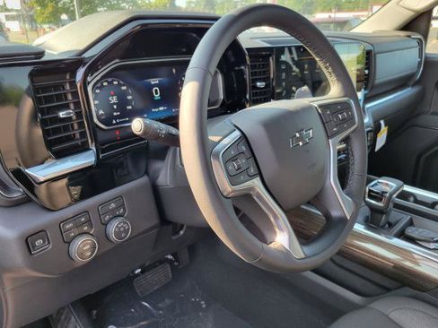 New 2026 Chevrolet Silverado 1500 LT Trail Boss w/ LPO, Dark Essentials Package AWD/4WD image 10