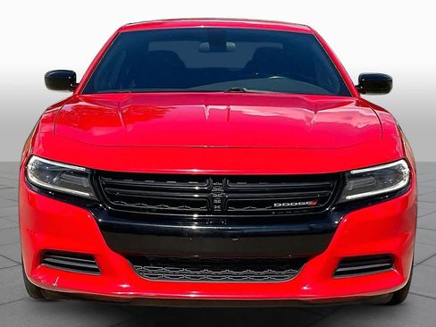 Used 2018 Dodge Charger SXT w/ Blacktop Package RWD image 4