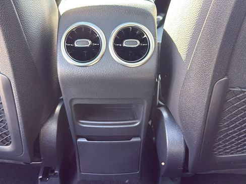 Certified 2025 Mercedes-Benz GLB 250 4MATIC image 41