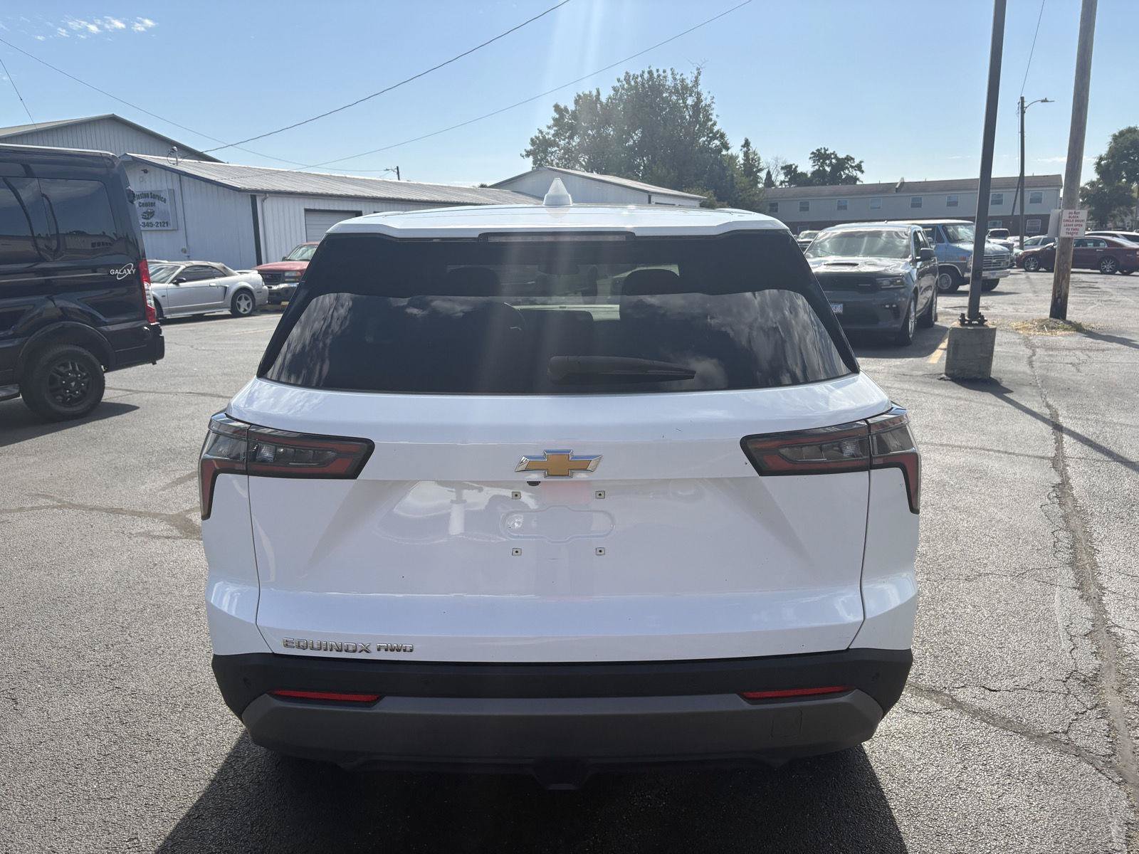 Used 2025 Chevrolet Equinox LT AWD/4WD image 33
