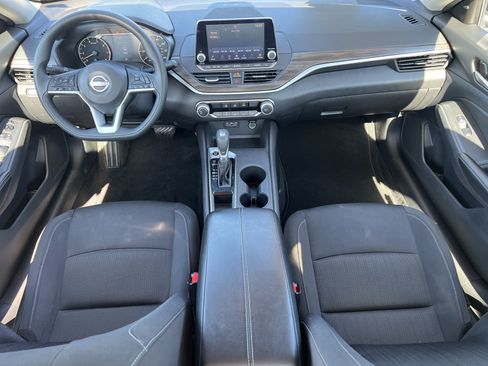 Certified 2025 Nissan Altima 2.5 SV FWD image 18