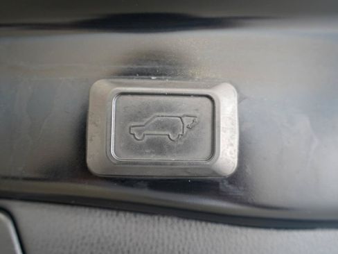 Used 2021 Toyota RAV4 XLE Premium AWD/4WD image 36