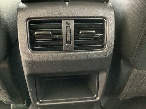 Used 2023 Nissan Rogue S image 32