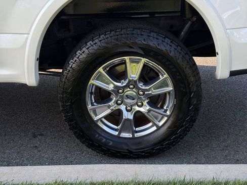 Used 2017 Ford F150 Lariat w/ Equipment Group 502A Luxury AWD/4WD image 11