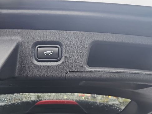 Used 2023 Hyundai Santa Fe Limited image 17