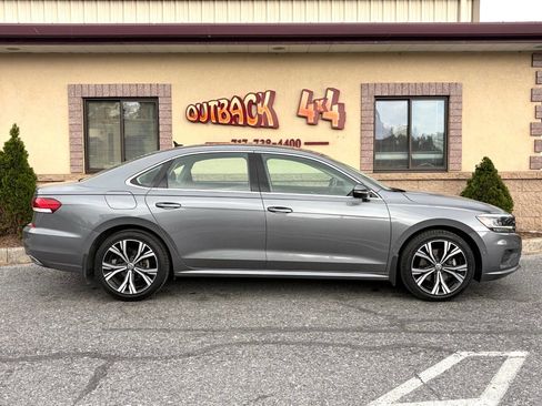 Used 2020 Volkswagen Passat 2.0T SEL FWD image 37