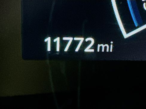 Used 2025 Toyota Camry LE w/ Convenience Package image 19