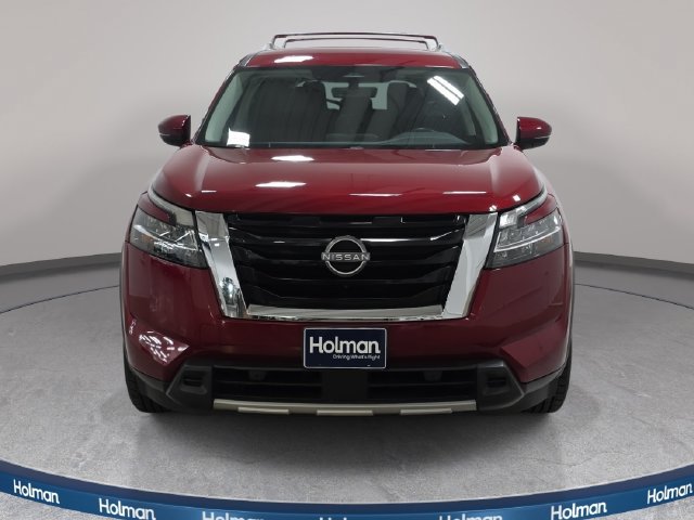 Used 2023 Nissan Pathfinder SL AWD/4WD image 3