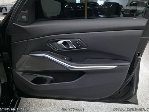 Used 2025 BMW 330i Sedan w/ M Sport Package RWD image 25