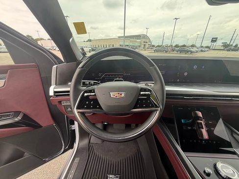 Certified 2026 Cadillac Escalade Sport w/ LPO, ONYX Package AWD/4WD image 18