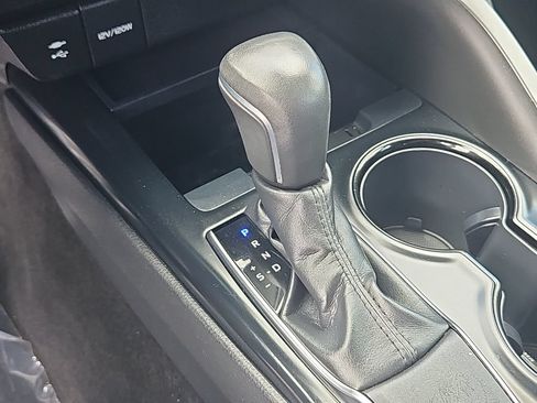 Used 2019 Toyota Camry SE FWD image 17