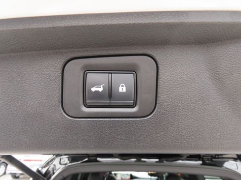 Used 2025 Nissan Armada PRO-4X w/ Pro-4X Premium Package AWD/4WD image 15