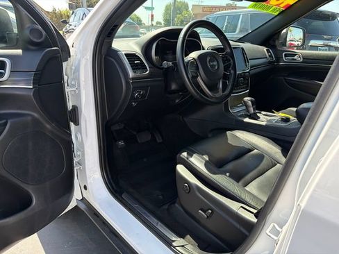 Used 2022 Jeep Grand Cherokee Limited AWD/4WD image 9