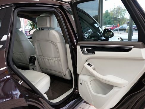 Used 2020 Porsche Macan S image 54