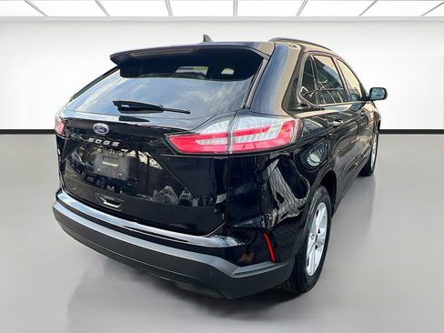 Used 2021 Ford Edge SE image 6