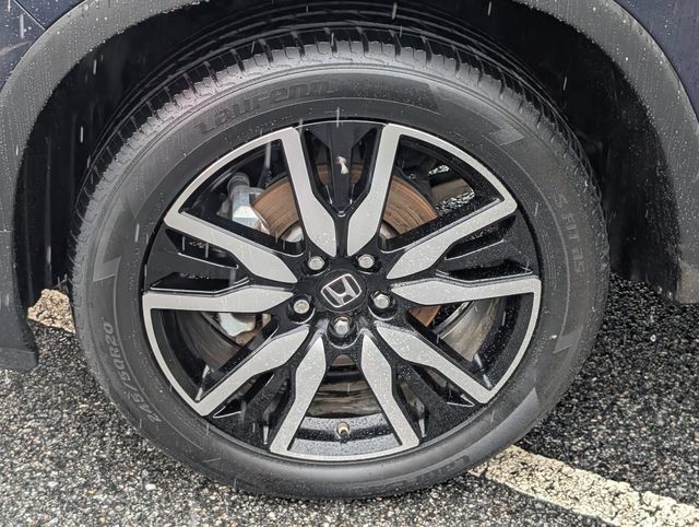 Used 2020 Honda Pilot Touring image 13