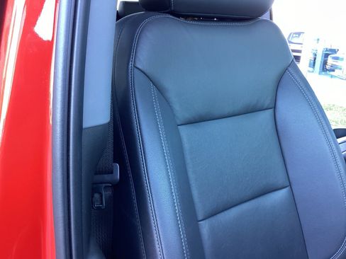 Used 2021 Chevrolet Silverado 1500 LT Trail Boss w/ Convenience Package II image 19