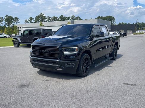 Used 2023 RAM 1500 Laramie AWD/4WD image 3