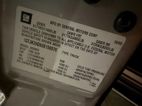 Used 2006 GMC Sierra 3500 SLE w/ Heavy-Duty Power Package image 12