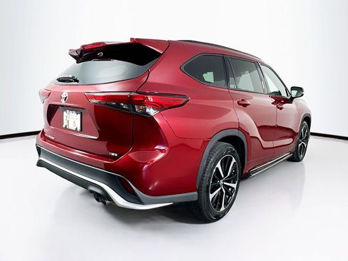 Used 2021 Toyota Highlander XSE image 10
