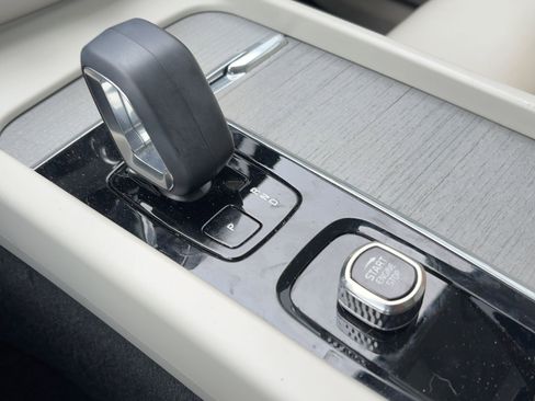 Certified 2023 Volvo XC60 T8 Plus w/ Protection Package Premier image 17