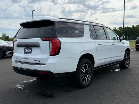 Used 2023 GMC Yukon XL AT4 w/ AT4 Premium Package AWD/4WD image 5