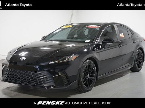 Certified 2025 Toyota Camry SE w/ Convenience Package image 1