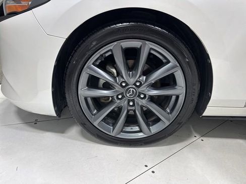 Used 2019 MAZDA MAZDA3 AWD Hatchback w/ Preferred Pkg image 6