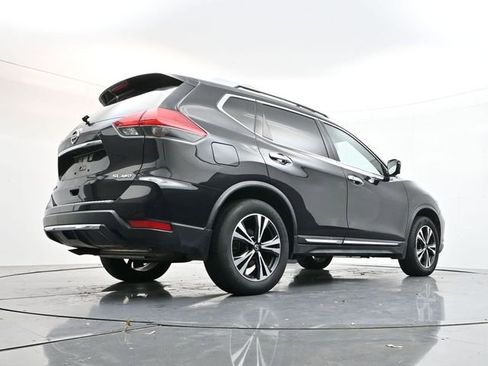Used 2017 Nissan Rogue SL w/ SL Premium Package image 44