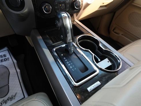 Used 2016 Ford Expedition Limited image 21