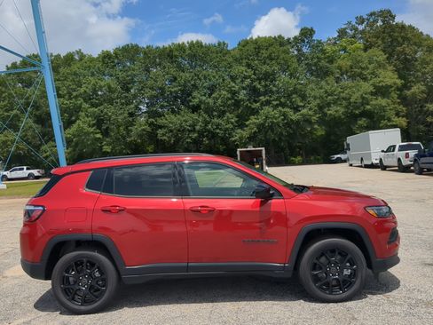 New 2026 Jeep Compass Latitude AWD/4WD image 2