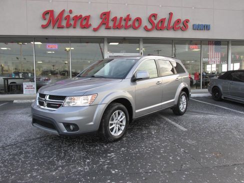 Used 2015 Dodge Journey SXT w/ Flexible Seating Group image 1