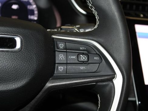 Used 2024 Jeep Grand Cherokee L Limited image 25