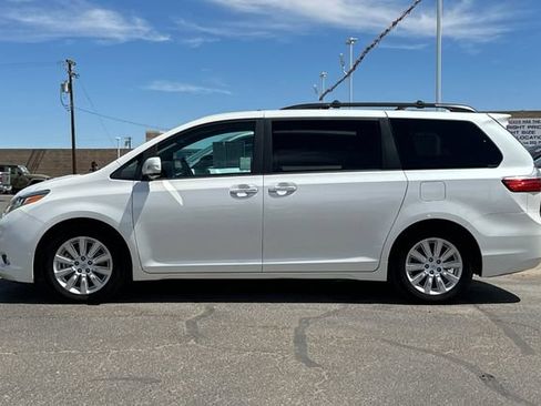 Used 2016 Toyota Sienna Limited FWD image 10