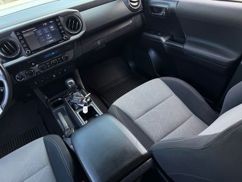 Used 2021 Toyota Tacoma TRD Off-Road w/ Technology Package image 14