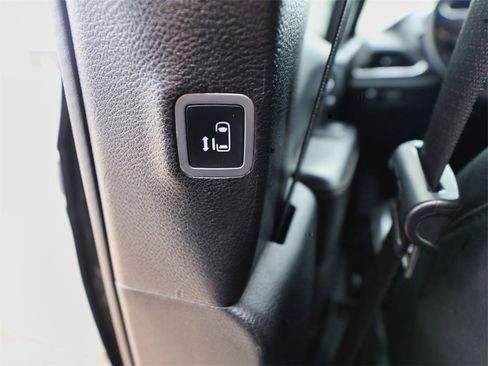 Used 2019 Chrysler Pacifica Touring-L Plus w/ S Appearance Package image 18