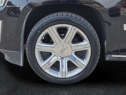 Used 2020 Cadillac Escalade Premium Luxury AWD/4WD image 8