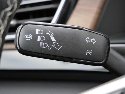 Certified 2024 Volkswagen Atlas SE w/ Black Wheel Package image 34