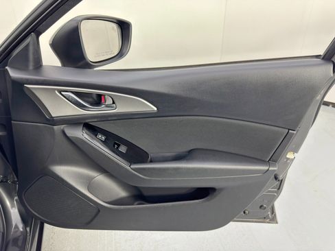 Used 2018 MAZDA MAZDA3 Sport w/ Preferred Equipment Package image 38