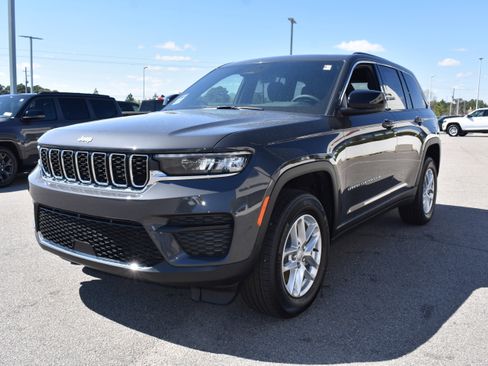 New 2026 Jeep Grand Cherokee Laredo X RWD image 5