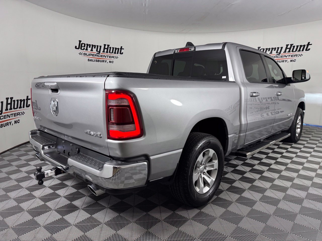 Used 2023 RAM 1500 Laramie AWD/4WD image 7