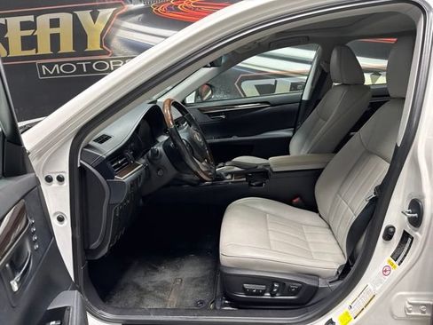 Used 2018 Lexus ES 350 w/ Luxury Package w/Wood Trim FWD image 4