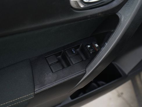 Used 2017 Toyota Corolla LE FWD image 18