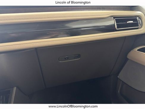 Used 2020 Lincoln Aviator Reserve w/ Equipment Group 202A AWD/4WD image 16