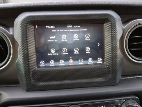 Used 2023 Jeep Gladiator Sport image 27