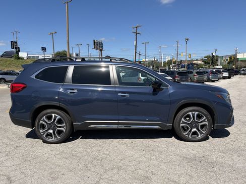 Used 2024 Subaru Ascent Touring AWD/4WD image 2