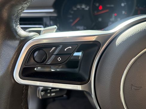 Used 2020 Porsche Macan image 17