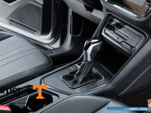 Used 2024 Volkswagen Tiguan SE w/ Panoramic Sunroof Package FWD image 72