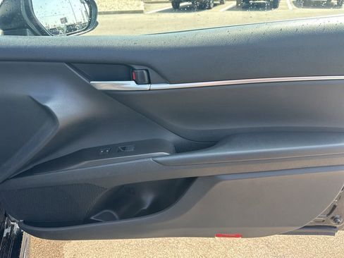 Used 2021 Toyota Camry SE FWD image 8